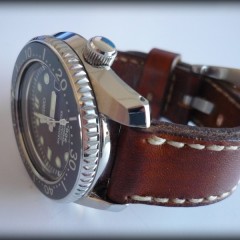 seiko marinemaster sur bracelet montre cuir canotage modèle orcade