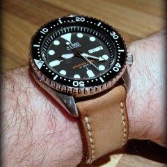 seiko skx 007 sur bracelet montre cuir canotage modèle kalliste camel