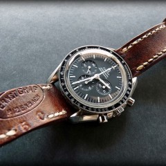 omega speedmaster sur bracelet montre cuir ammo