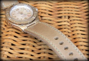 changer de bracelet sur une montre breitling colt gmt