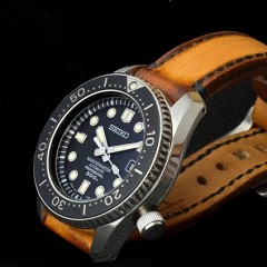 Seiko Marine Master sur bracelet montre cuir patiné