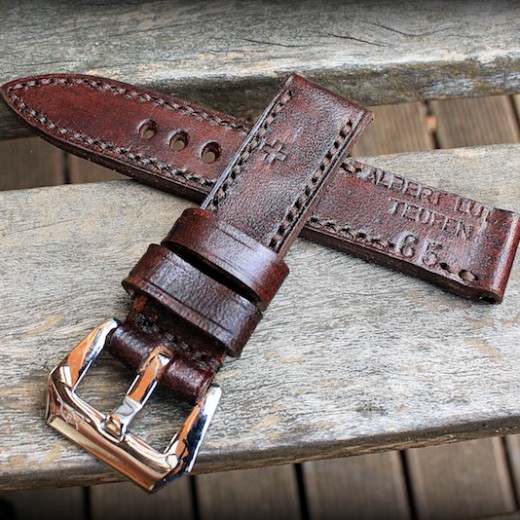 strap ammo suisse foncé avec inscription