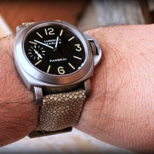 panerai 40 sur bracelet montre en galuchat